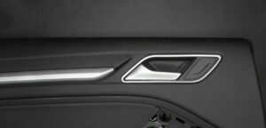 Audi-kapi-dosemesi-yirtilma-deformasyon-darbe-izi-yenileme-deri-kaplama-soft-kaplama-restorasyon-sonra