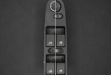 Opel-omega-sofor-cam-tus-takimi-cercevesi-soyulma-cizilme-beyazlama-deformasyon-yenileme-boyama-soft-kaplama-restorasyon.