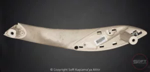 BMW-F30-bej-kapi-kolu-deri-kaplama-restorasyon-asinma-soyulma-deformasyon-yenileme-soft-kaplama-restorasyon-once.jpg